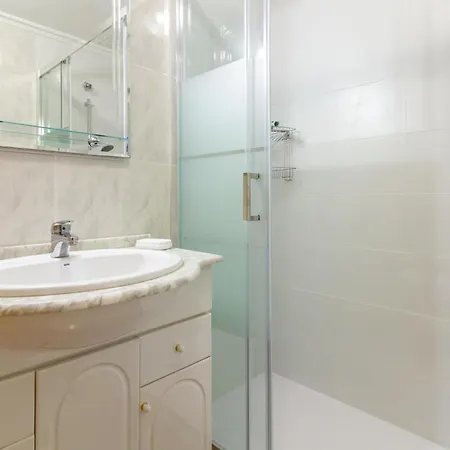 아파트 2 Bedroom Lovely Apartment In Torrevieja
